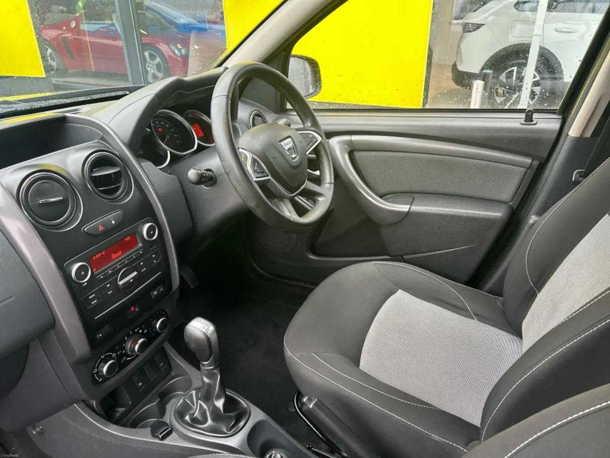 Dacia Duster SIGNATURE 1.5 DCI 110 E 4DR AUTO - Image 3