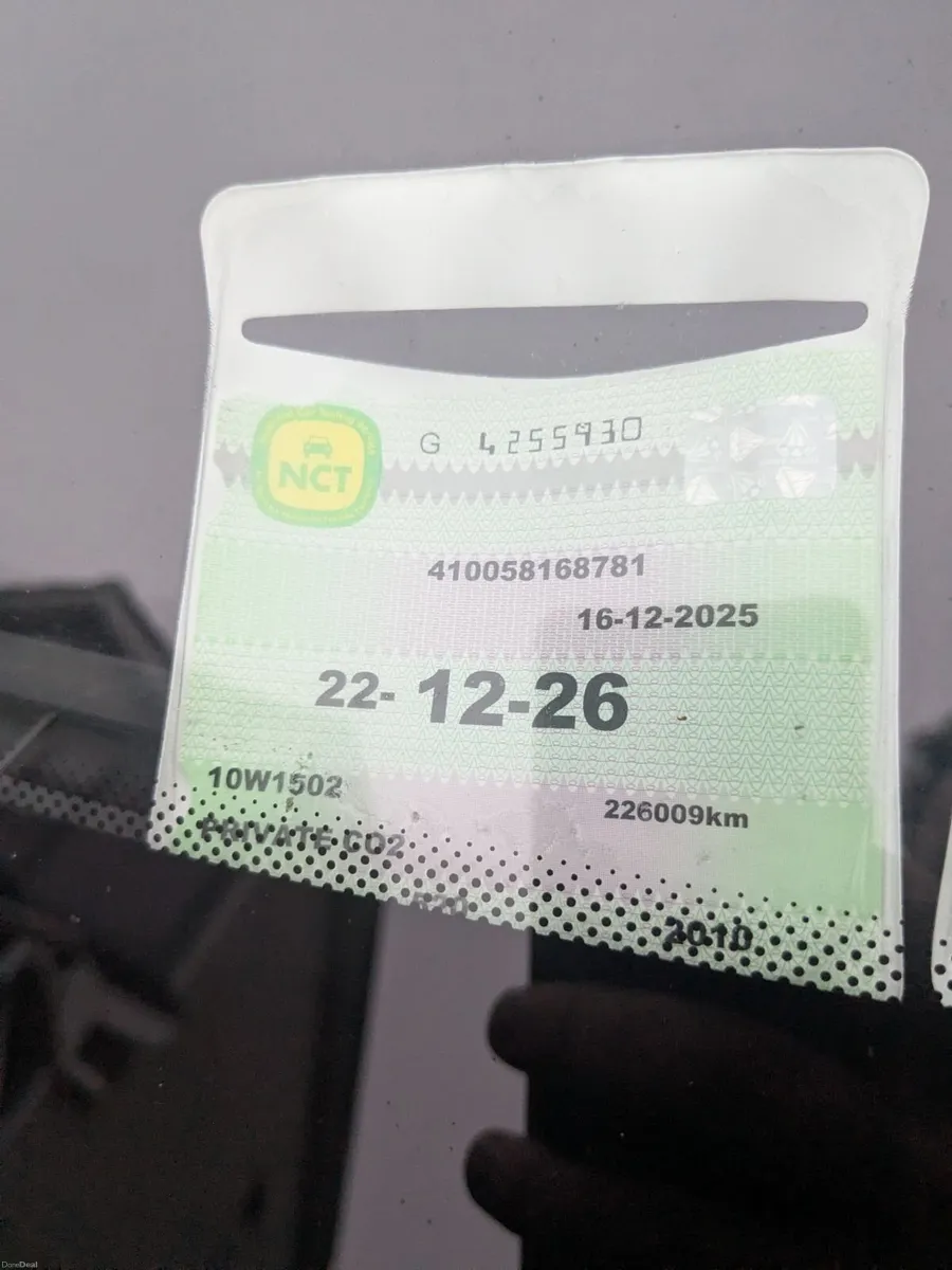 BMW 5-Series 2010 - Image 4