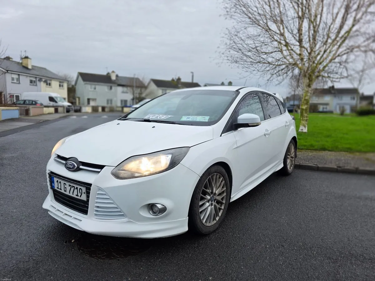 Ford Focus 2011 - Image 1