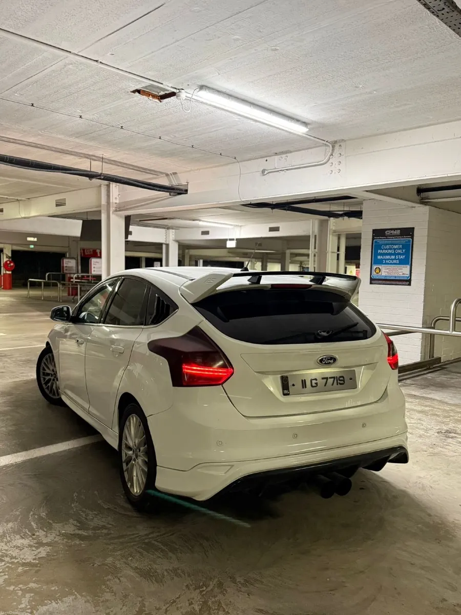 Ford Focus 2011 - Image 3