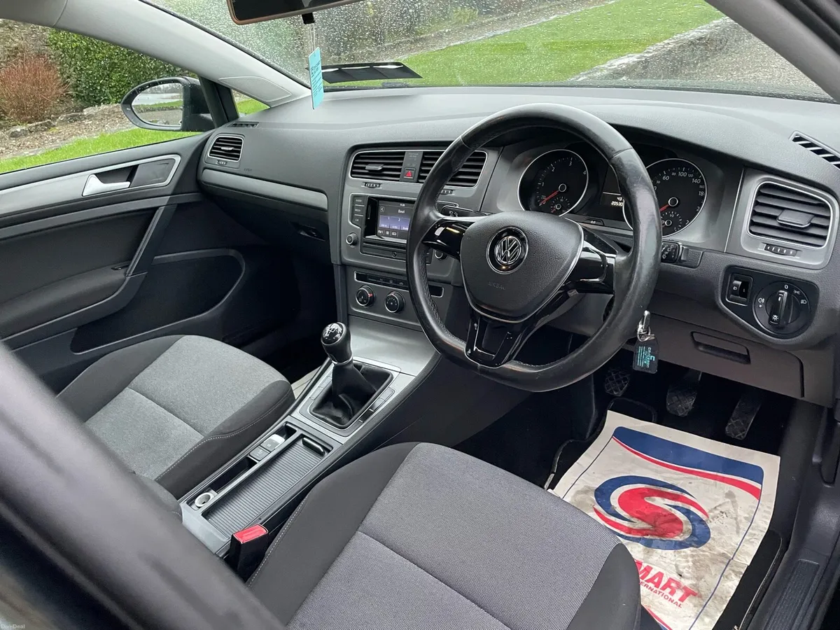 Volkswagen Golf - Image 4