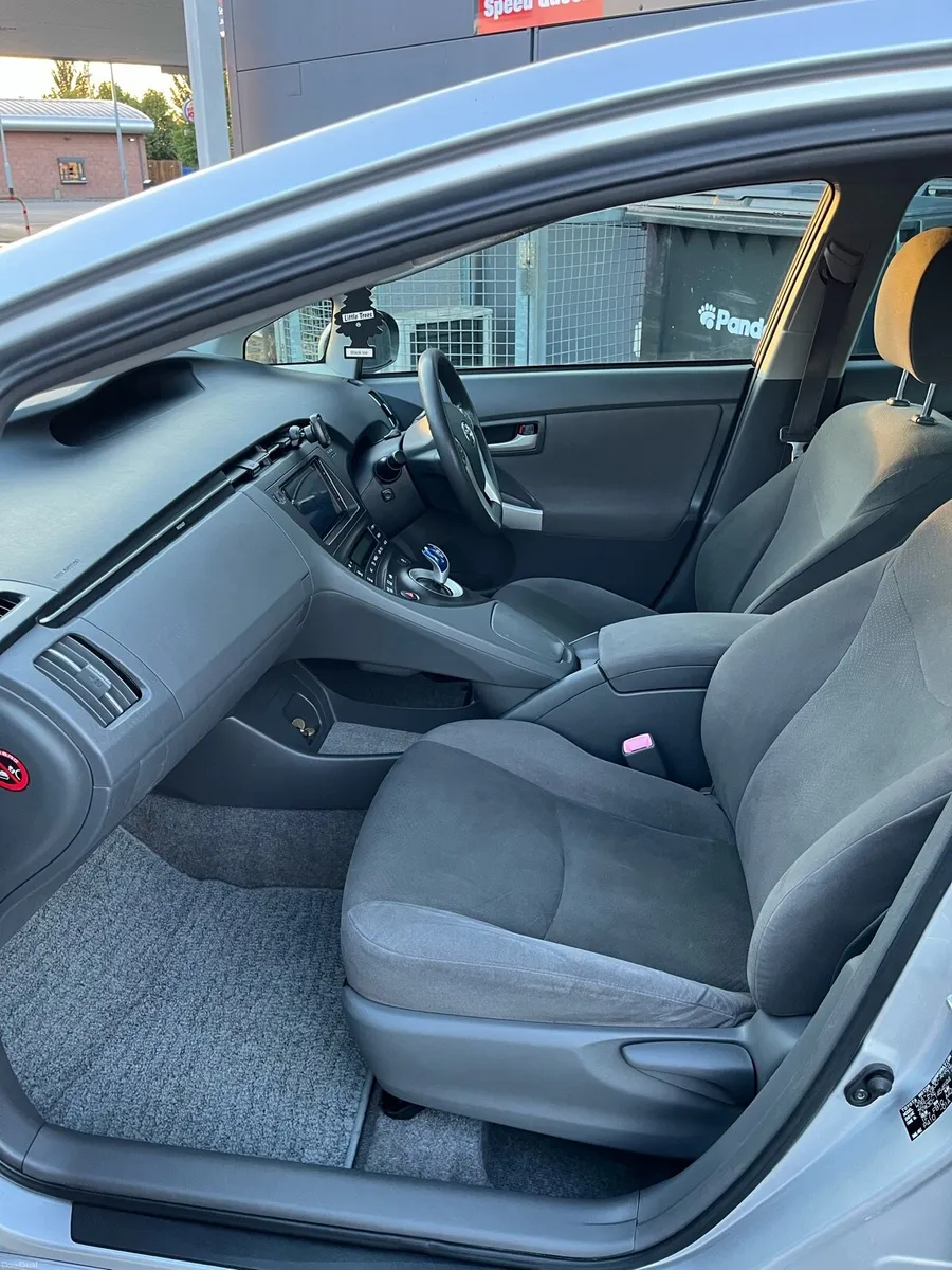 TOYOTA PRIUS 2011 - Image 3