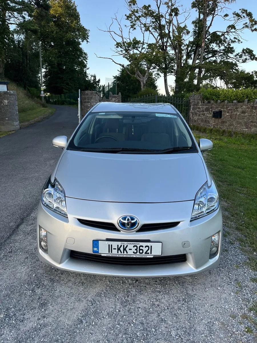 TOYOTA PRIUS 2011 - Image 2