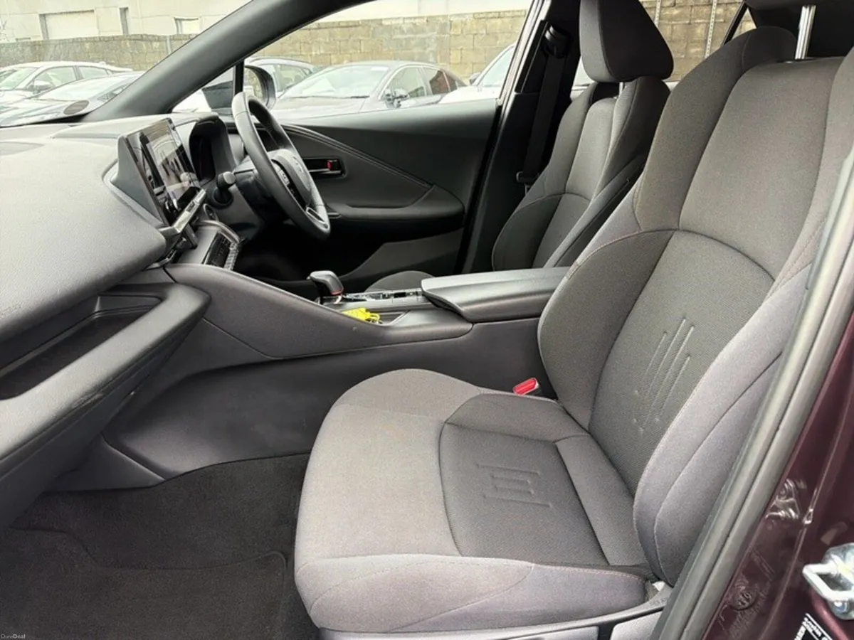 Toyota C-HR HYBRID SPORT // HEATED SEATS // APPLE - Image 6