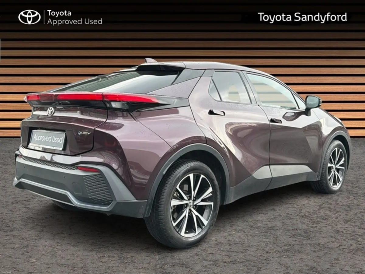Toyota C-HR HYBRID SPORT // HEATED SEATS // APPLE - Image 2