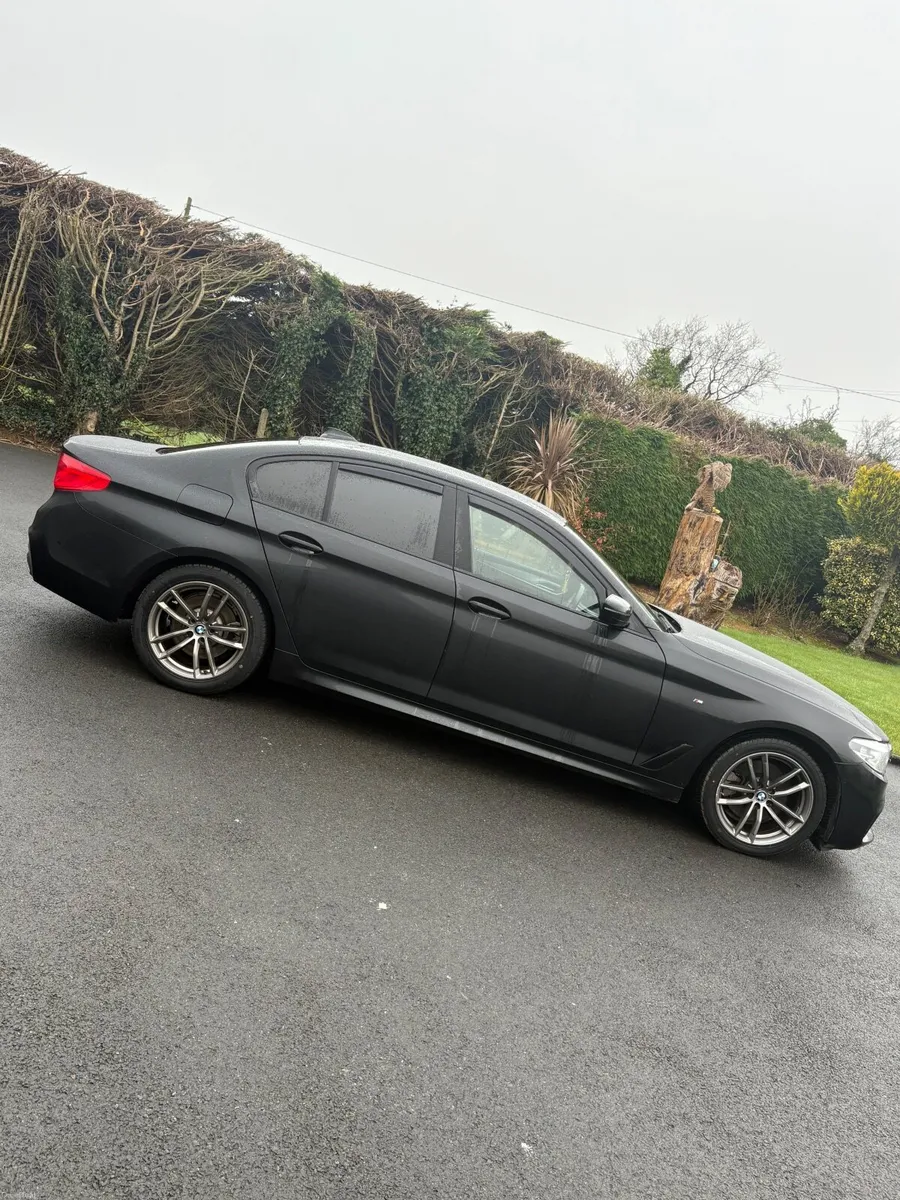 BMW 5-Series 2019 - Image 1