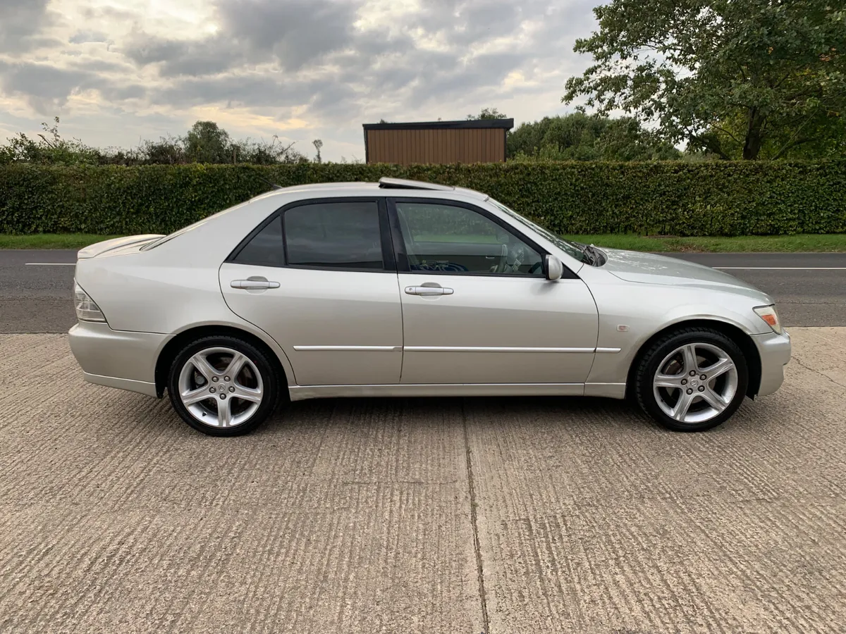 2000 LEXUS IS200 SPORT | SUNROOF | PRIVACY |  LSD - Image 1