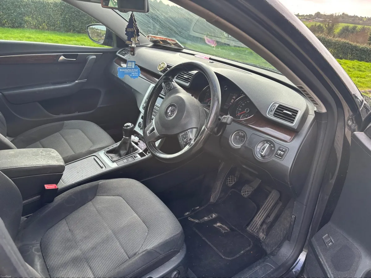 Volkswagen Passat 2013 - Image 2