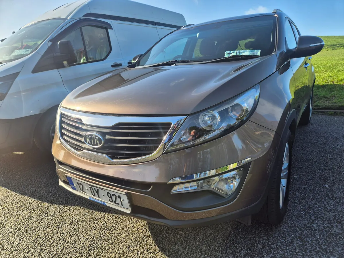 Lovely Kia Sportage 2012 LOW MILAGE - Image 1