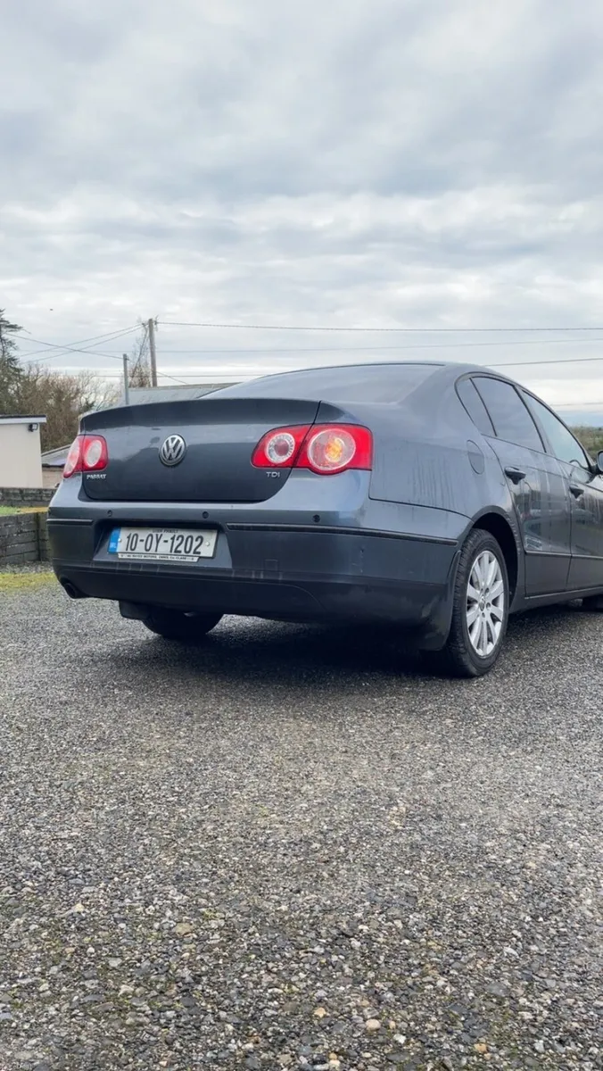 Volkswagen Passat 2010 - Image 4