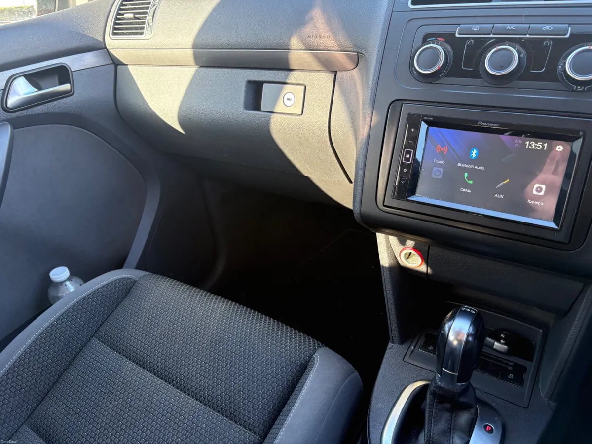 Volkswagen Touran 7 Seat Automatic - Image 4