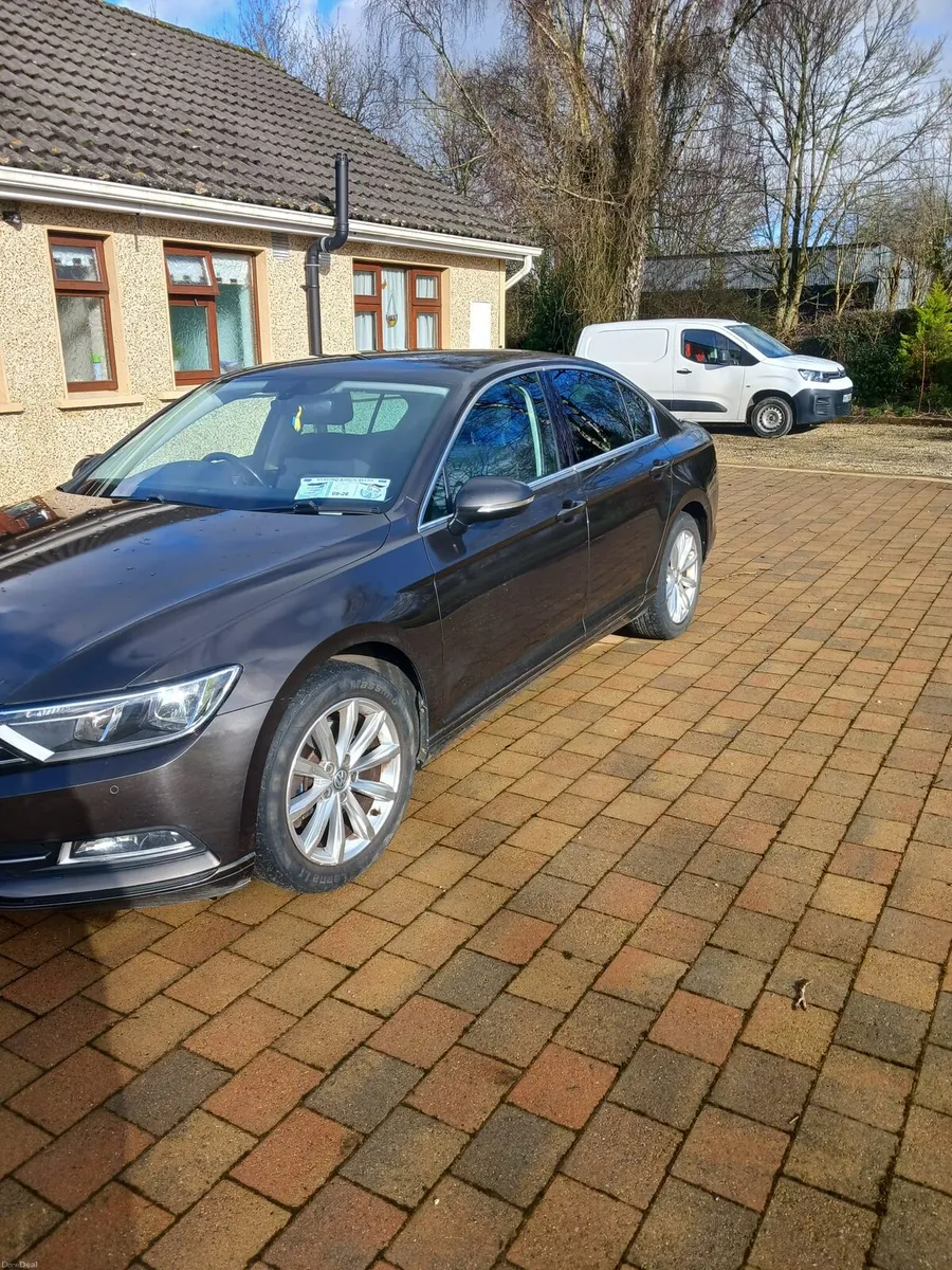 Volkswagen Passat - Image 2