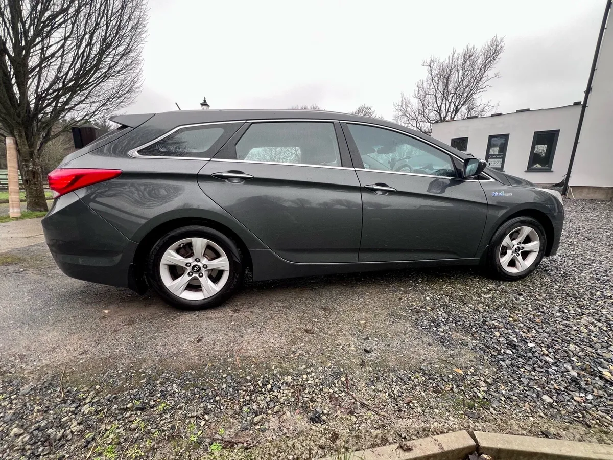 Hyundai i40 Estate 141 €4950 - Image 4