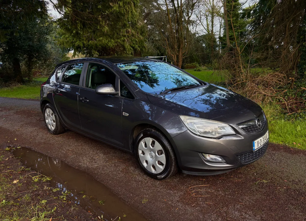 2011 Opel Astra 1.4L, NCT until October 2026! - Image 4