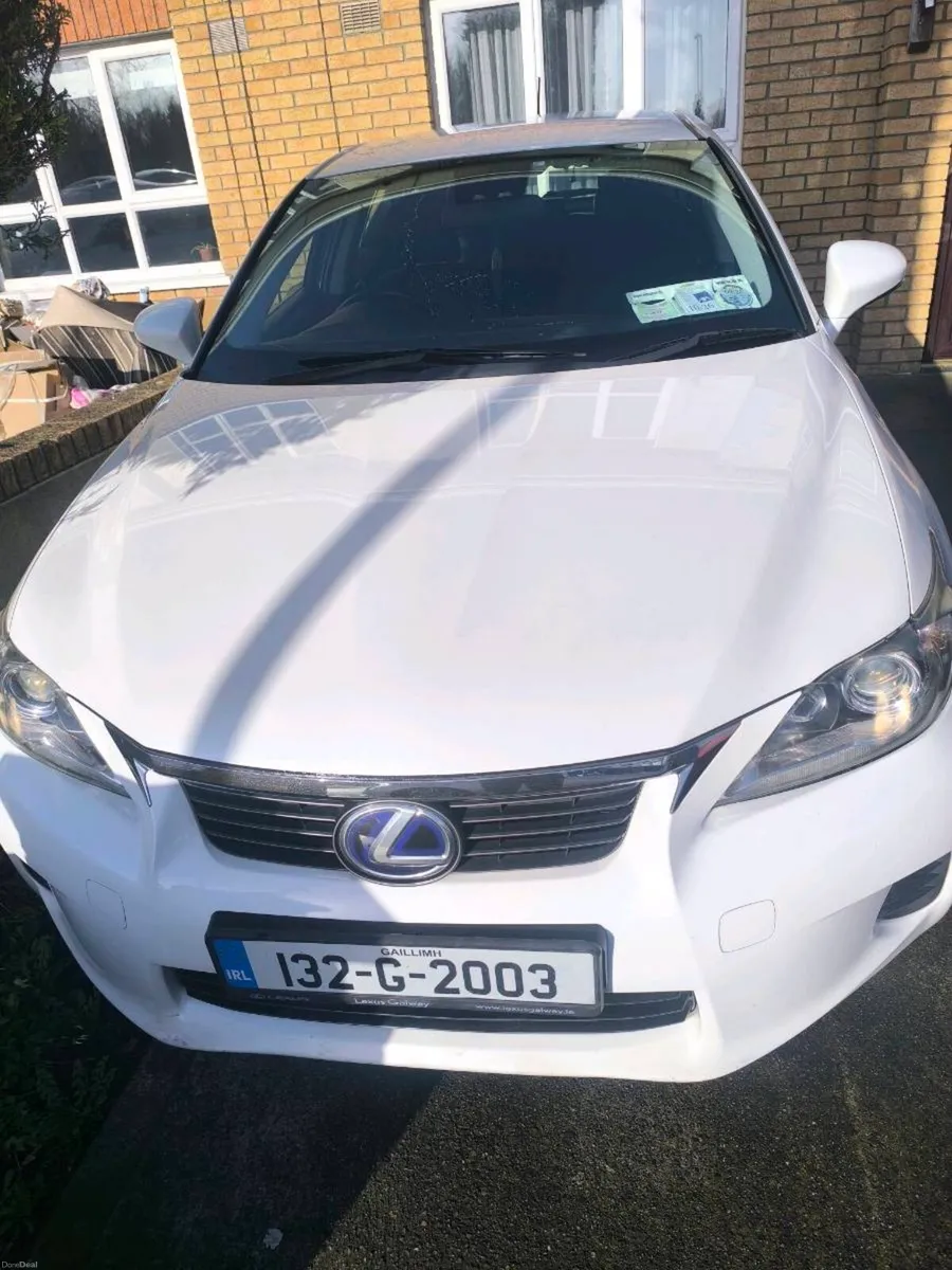 Lexus CT200H - Image 1