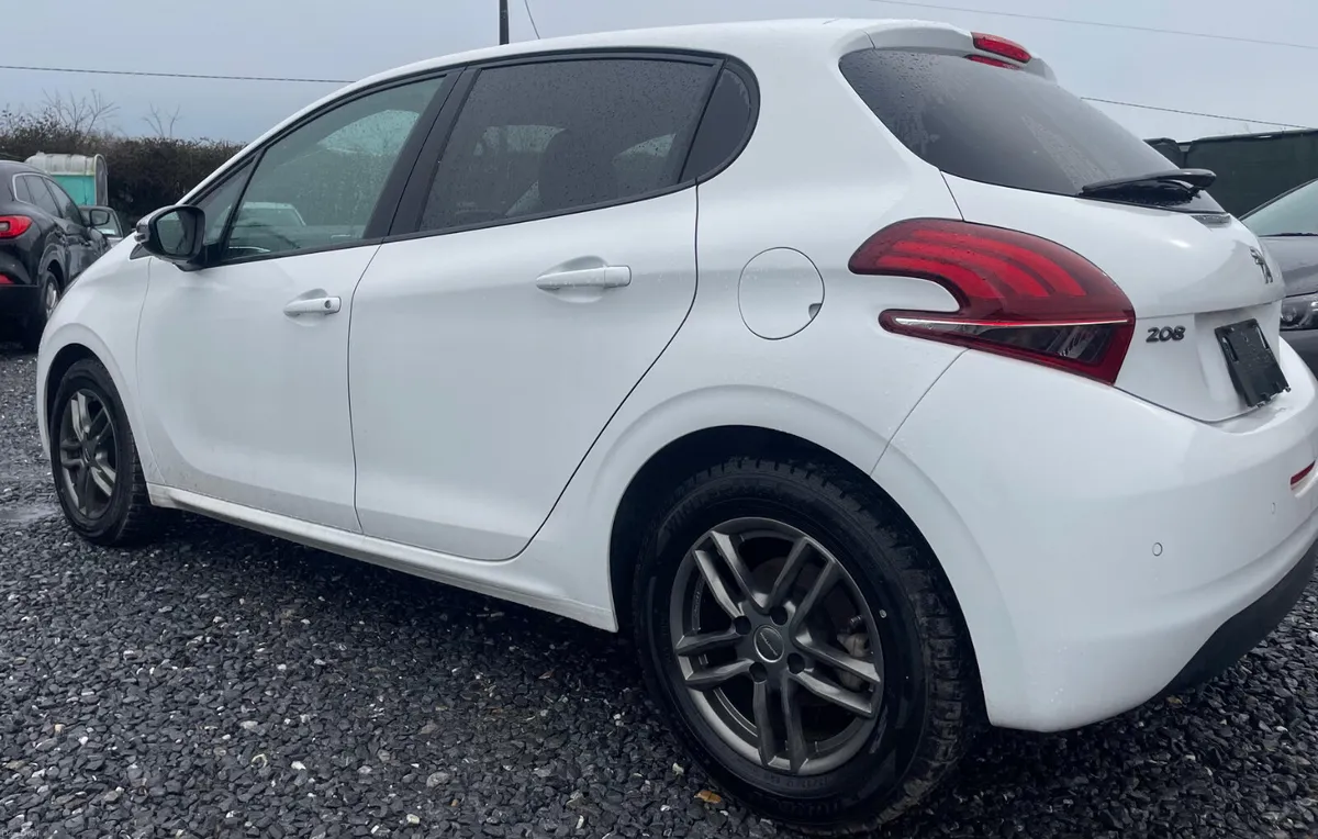 🔵 Peuget 208 1.2 Petrol Automatic LOW KM - Image 3