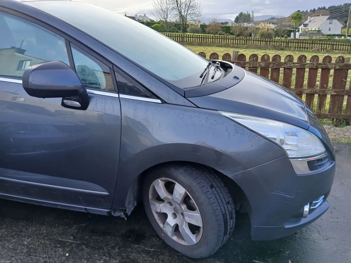 Peugeot 5008 2010 - Image 2