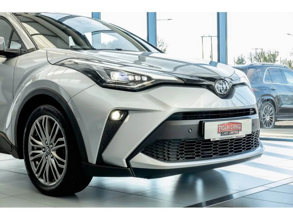 Toyota C-HR SOL HYBRID - Image 4