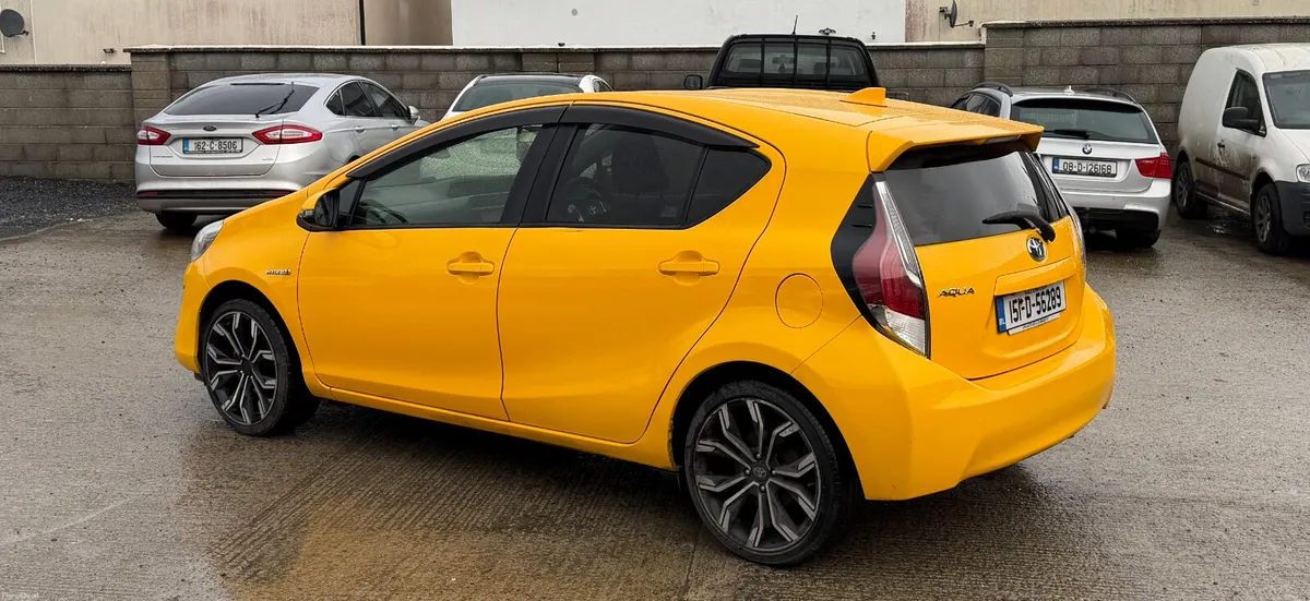 15 Toyota Aqua 1.5 automatic - Image 3