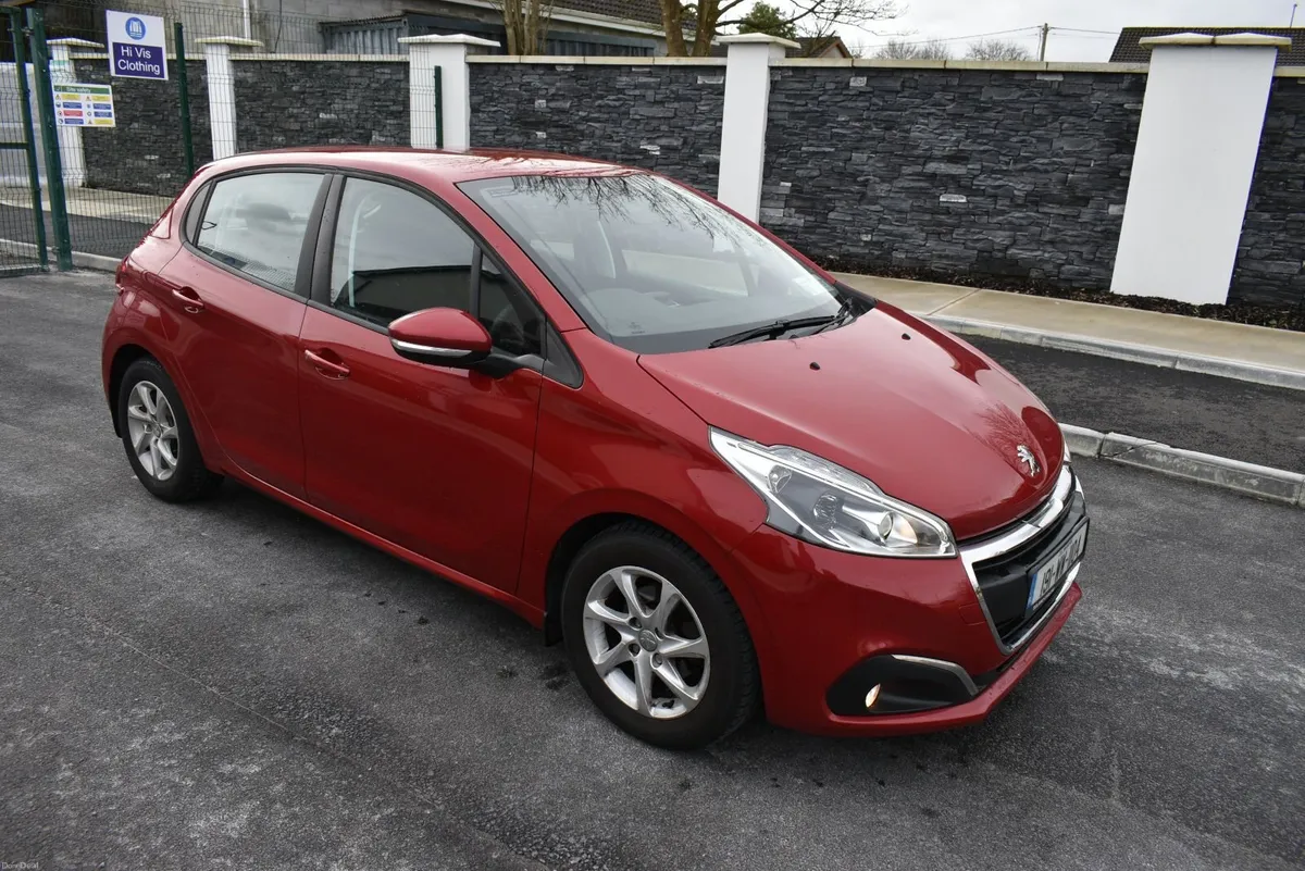 191 Peugeot 208 1.2 Petrol 68HP Manual 82500km - Image 1
