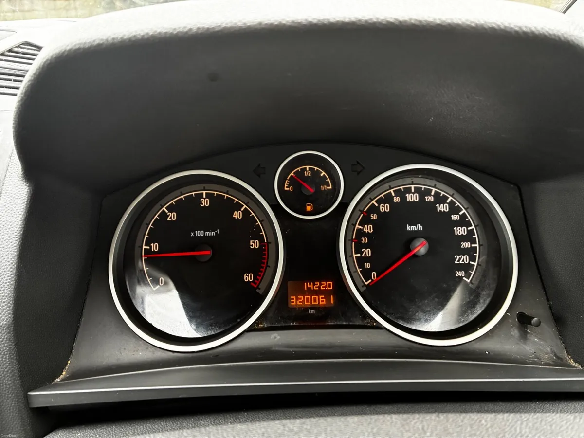 Opel Zafira 2014 Club 1.7 CDTI - Image 4