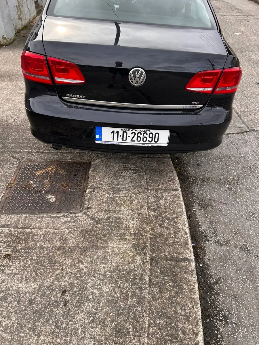 Volkswagen Passat 2011 - Image 4
