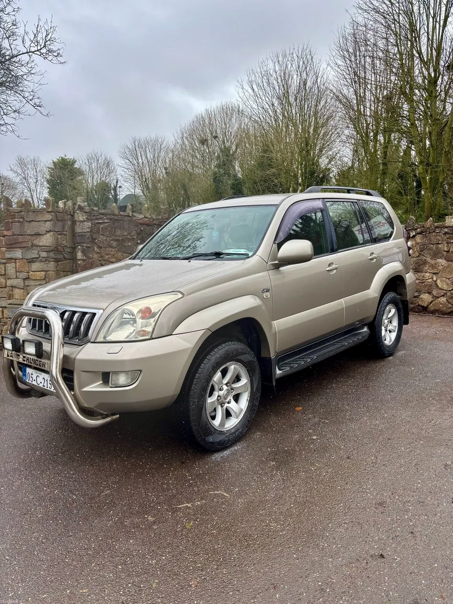 Landcruiser 5 seat crewcab 333 tax - Image 1