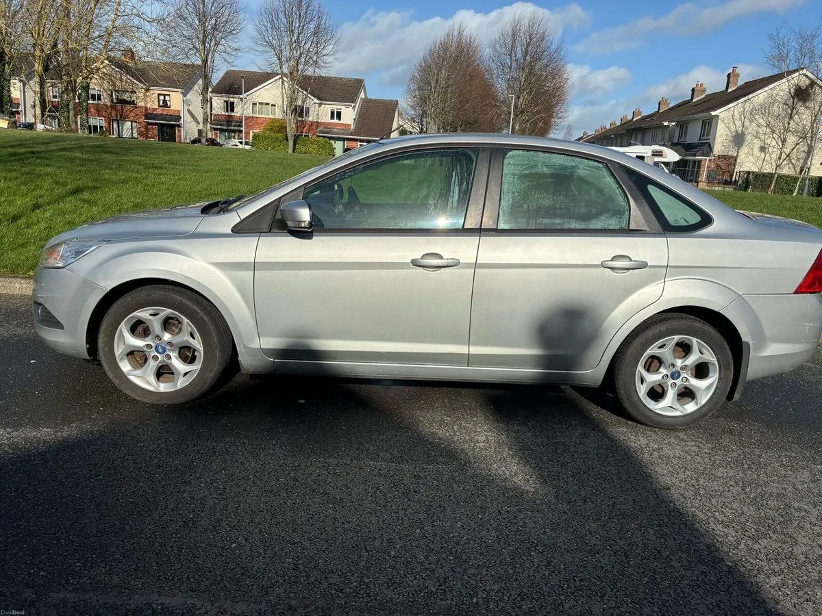 FORD FOCUS 1.6 Dsl LOW MiLEAGE IMMACULATE - Image 2