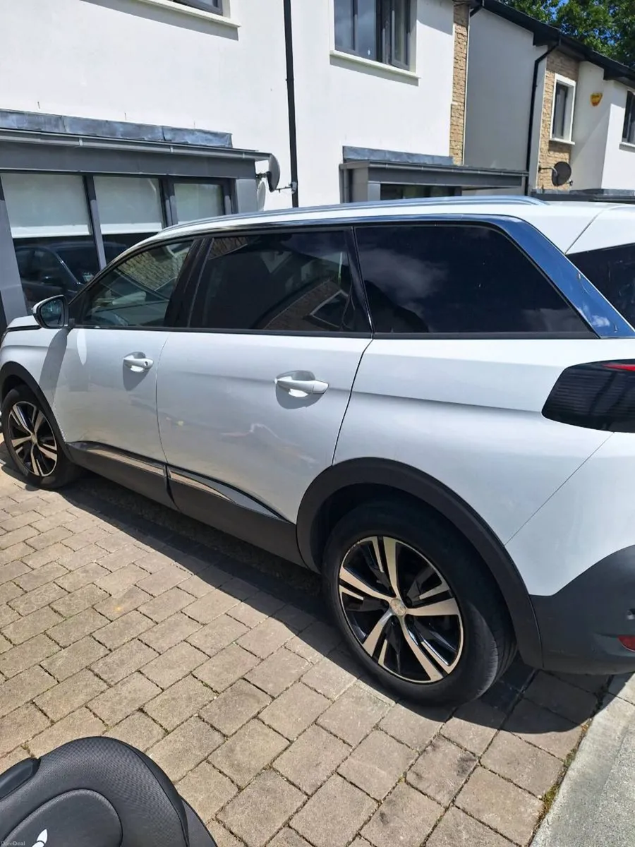 2020 Peugeot 5008 - Image 1
