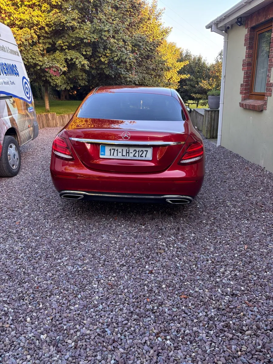 Mercedes E200d 2017 - Image 2