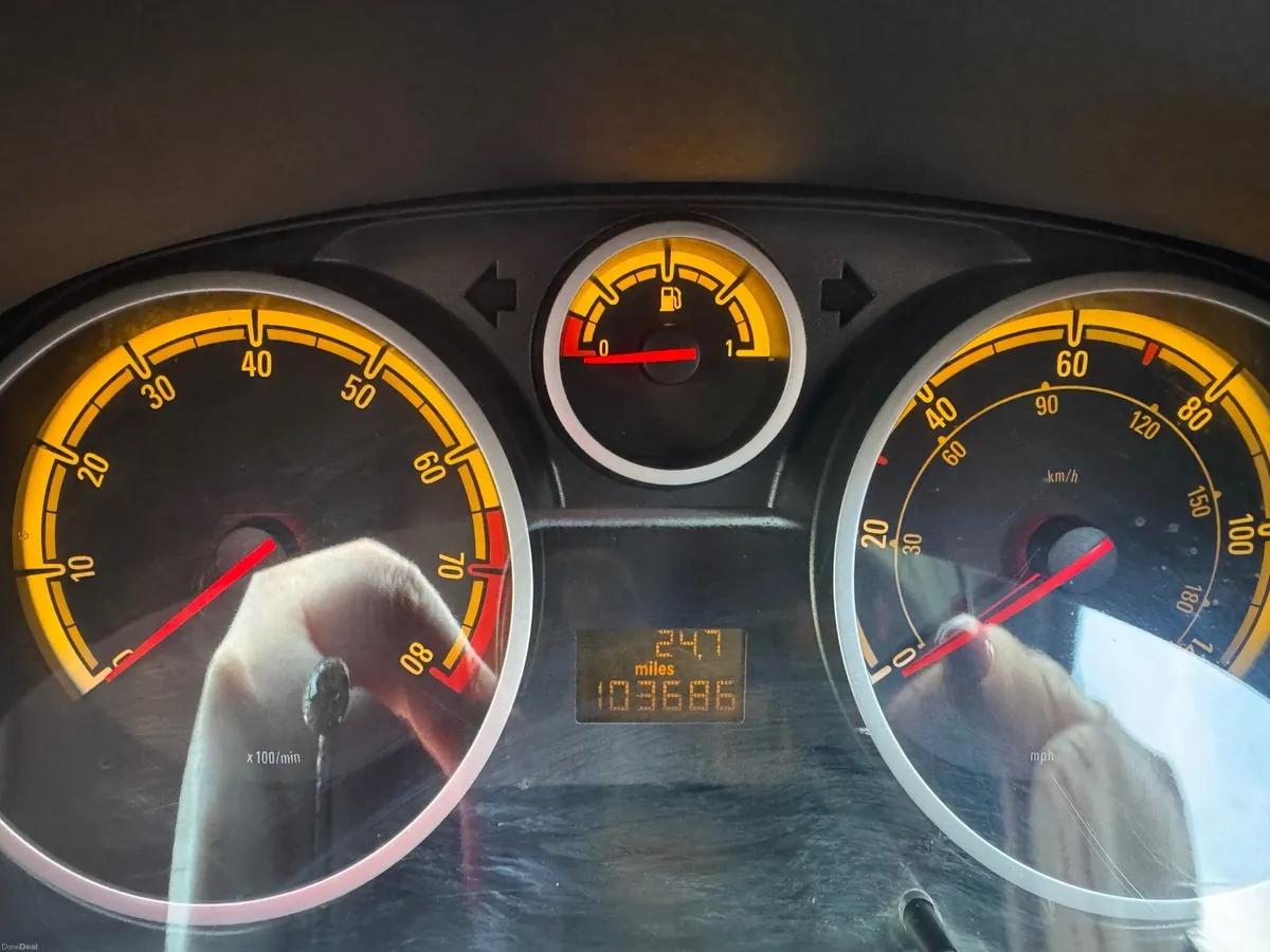 Vauxhall Corsa 2014 - Image 2