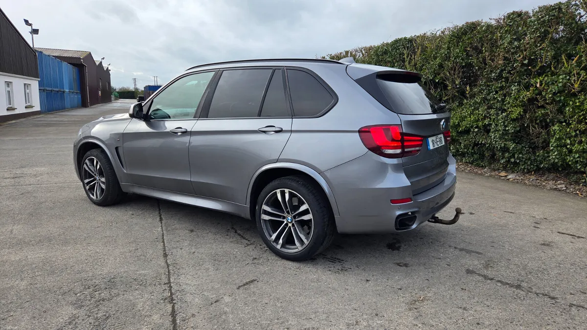 BMW X5 M50D 7 Seater - Image 2