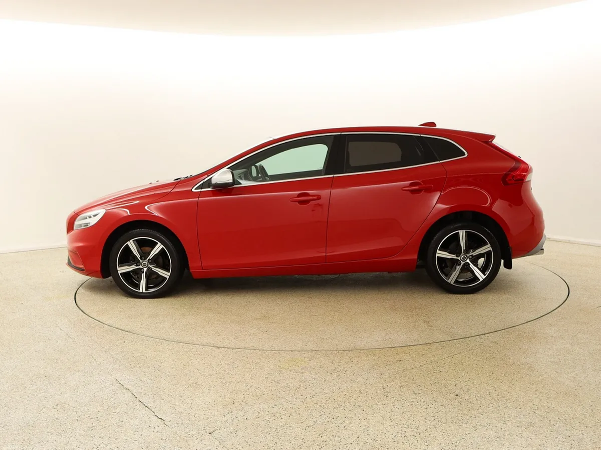 2016 VOLVO V40 2.0 D2 R DESIGN 120 BHP - Image 4