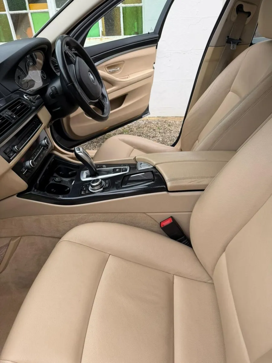 BMW F10 2013 - Image 2