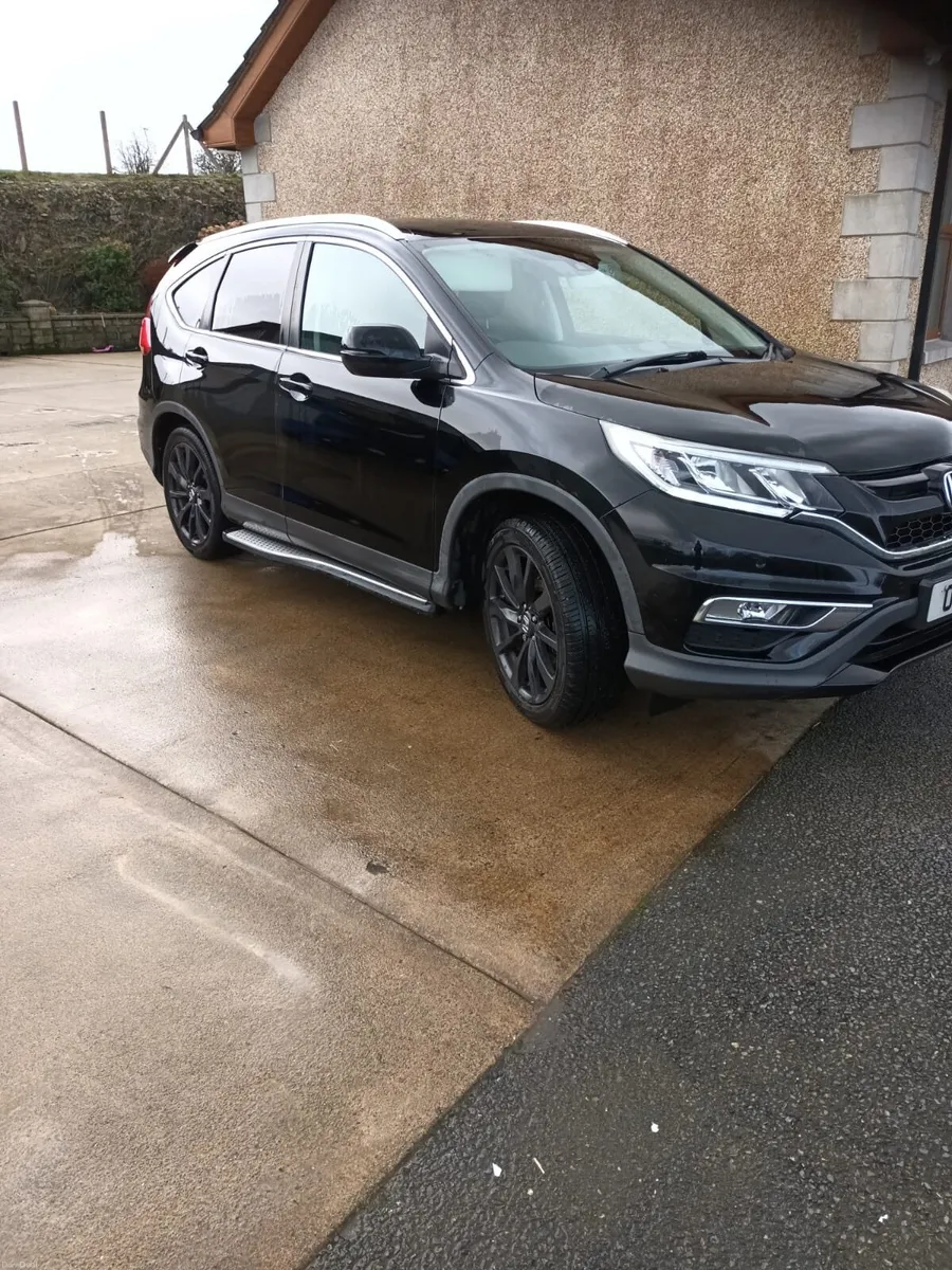 Honda crv black edition - Image 2