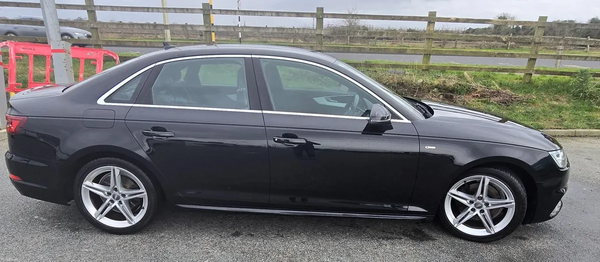 Audi A4 2018 - Image 2