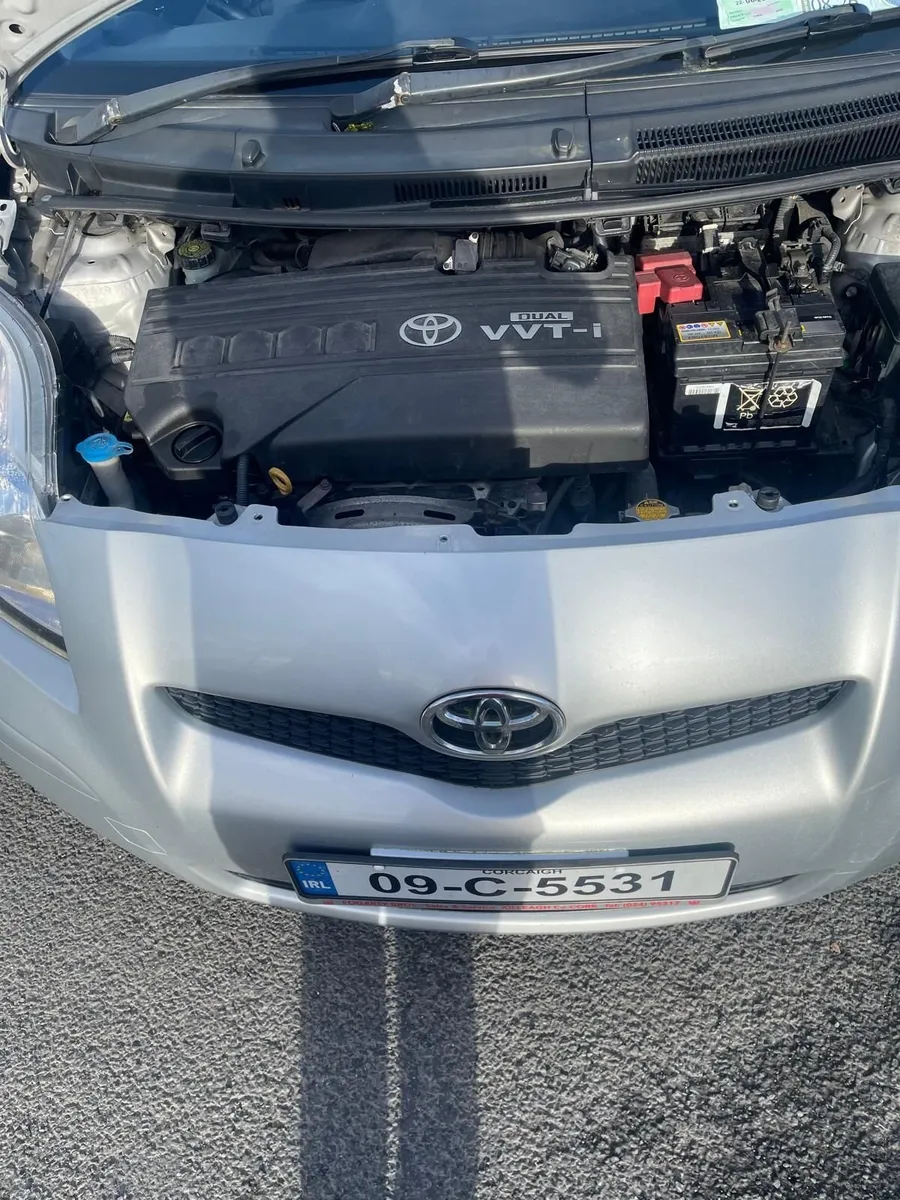 Toyota Yaris 2009 - Image 2