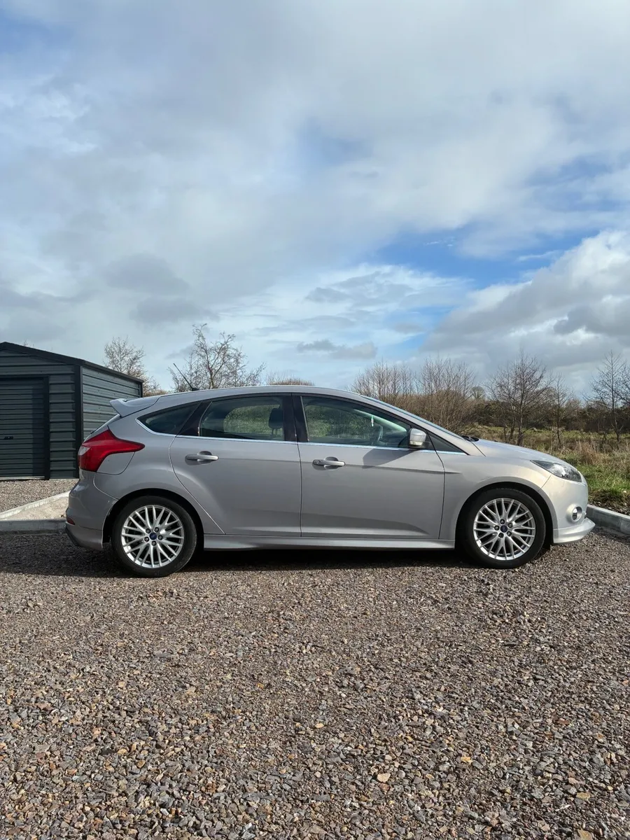 Ford Focus 2013 - Image 2