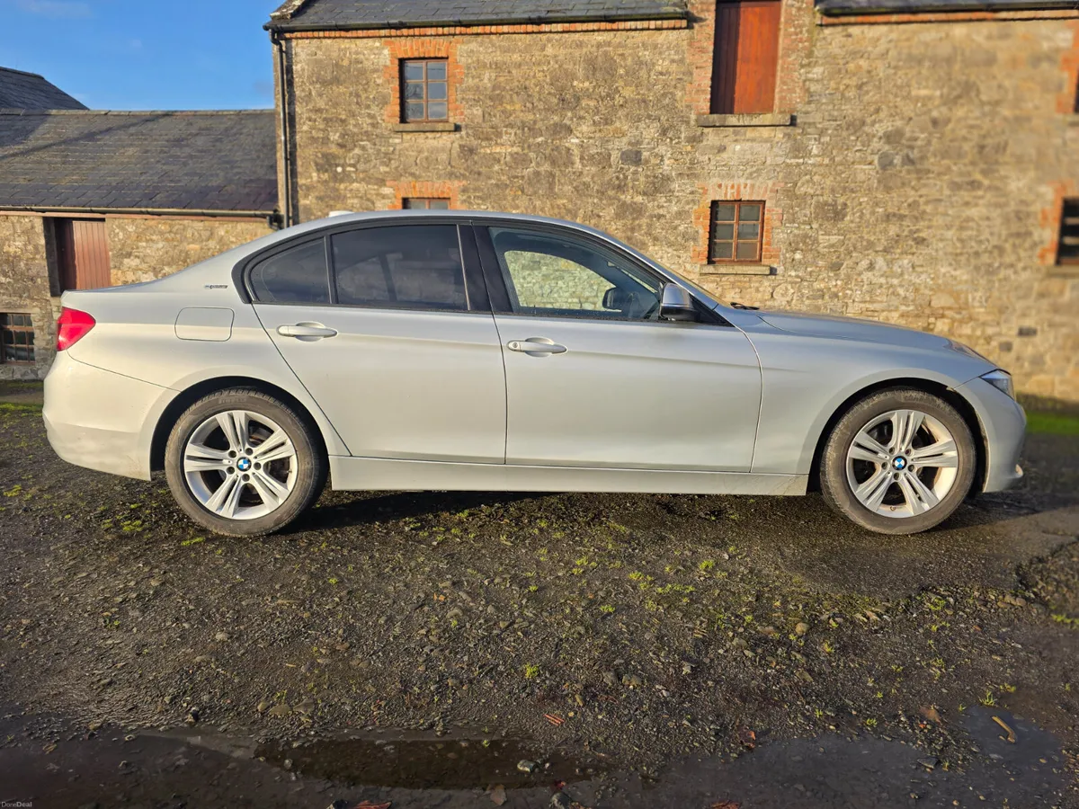 BMW 3-Series hybrid ( NCT and TAX ) !!! - Image 3