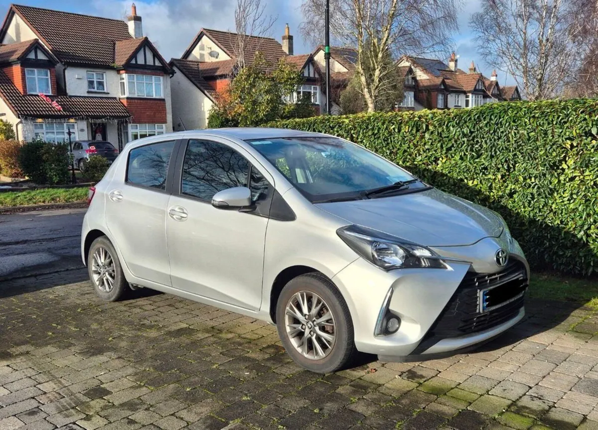 Toyota Yaris 2018 - Image 2