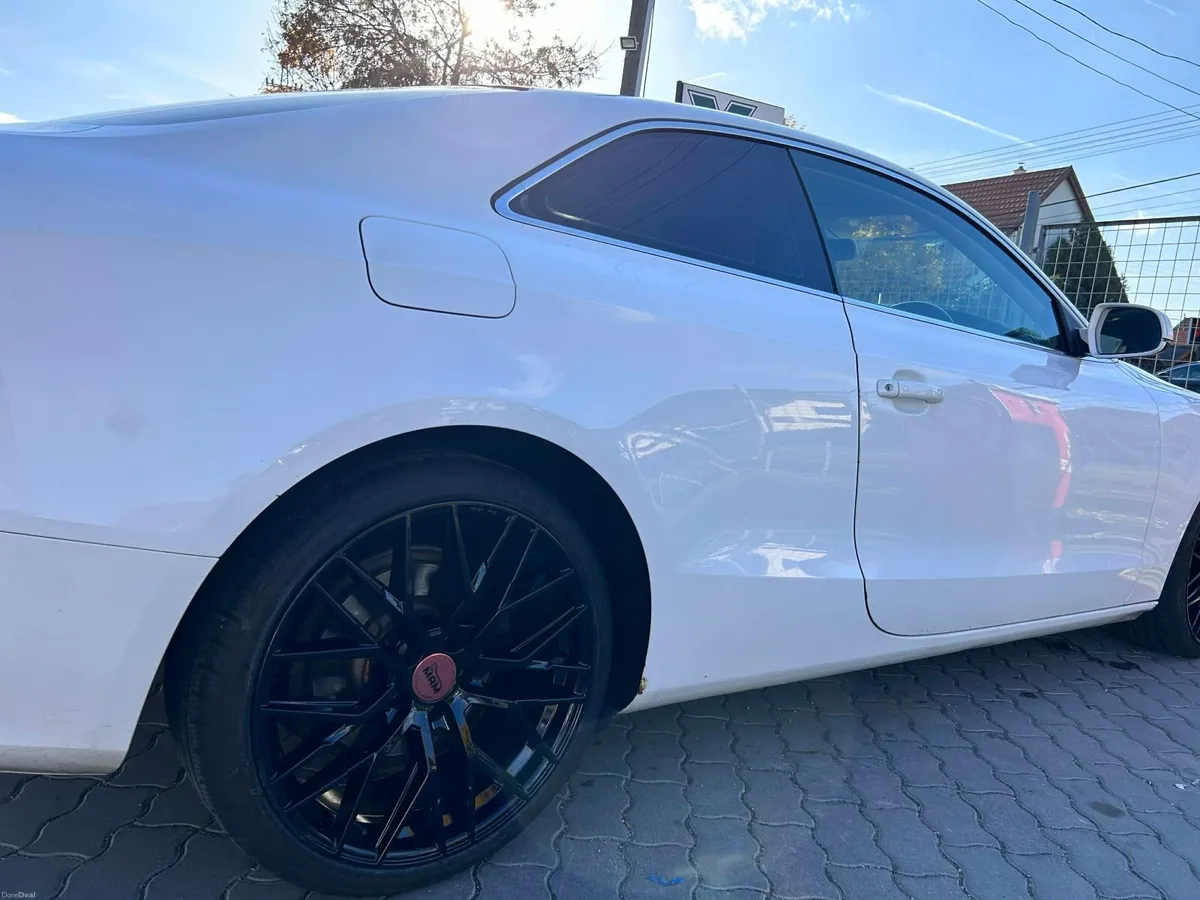 Audi A5 2010 - Image 2