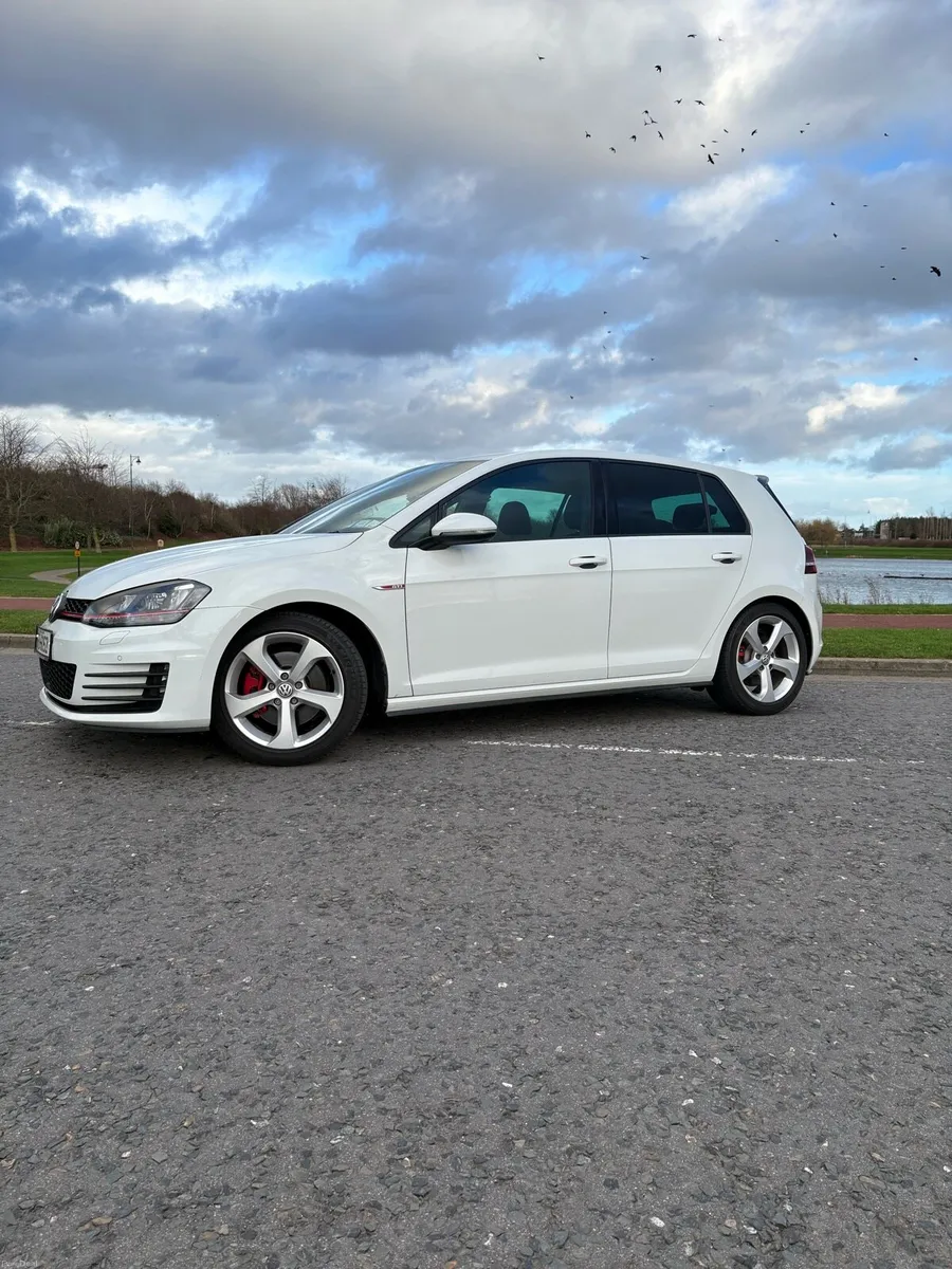 Volkswagen Golf Gti 2.0 TSI DSG - Image 4