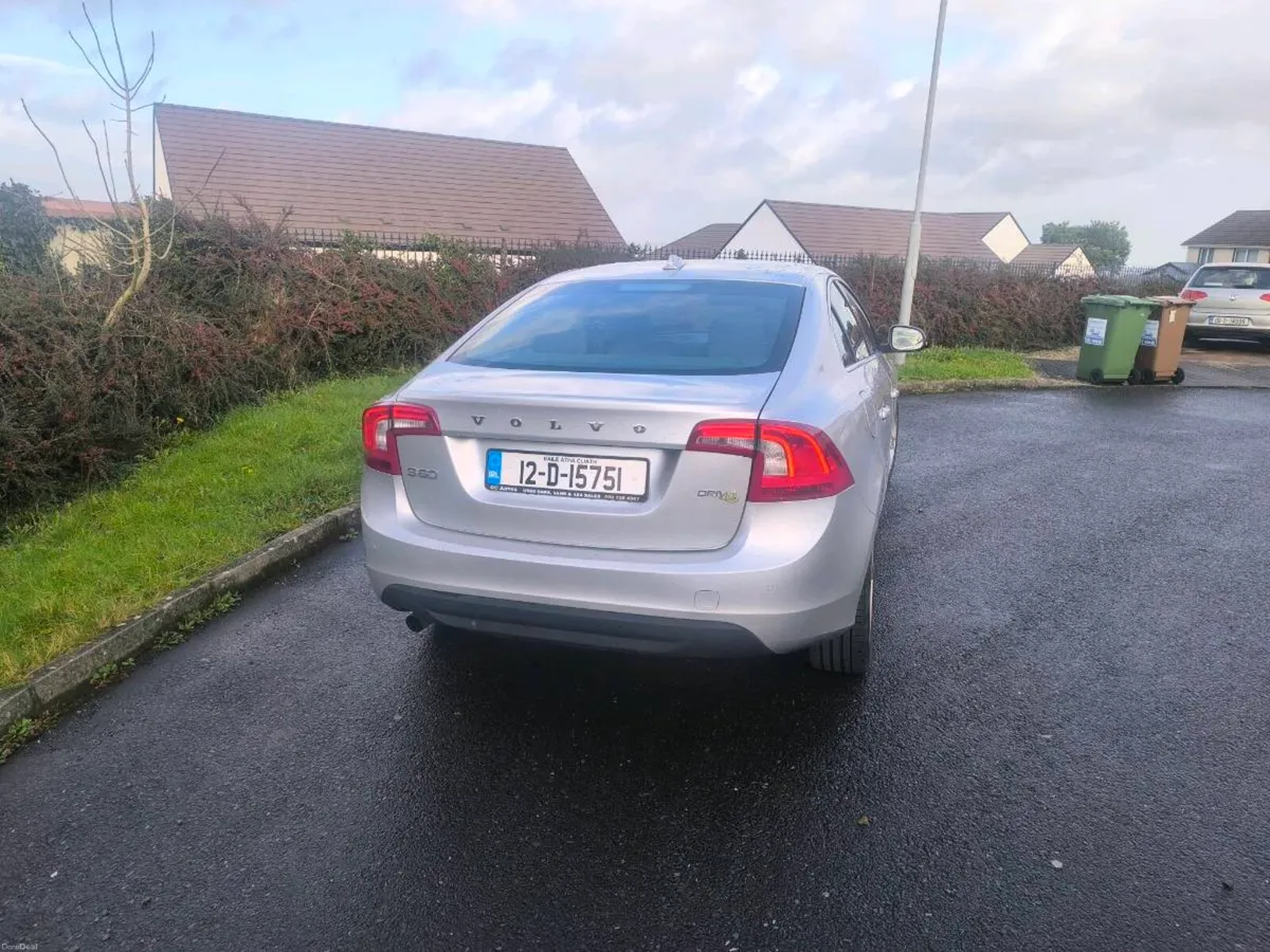 Volvo S60 2012 - Image 2