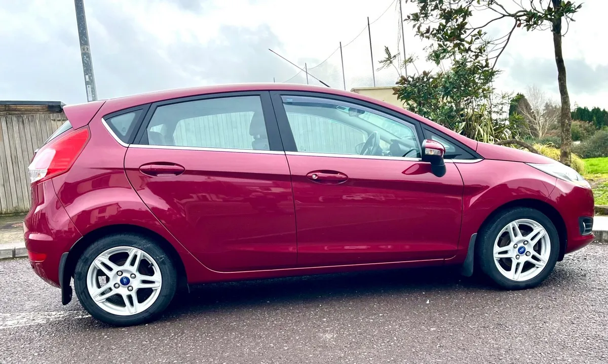 2015 Ford Fiesta Titanium 1.25 - Image 2