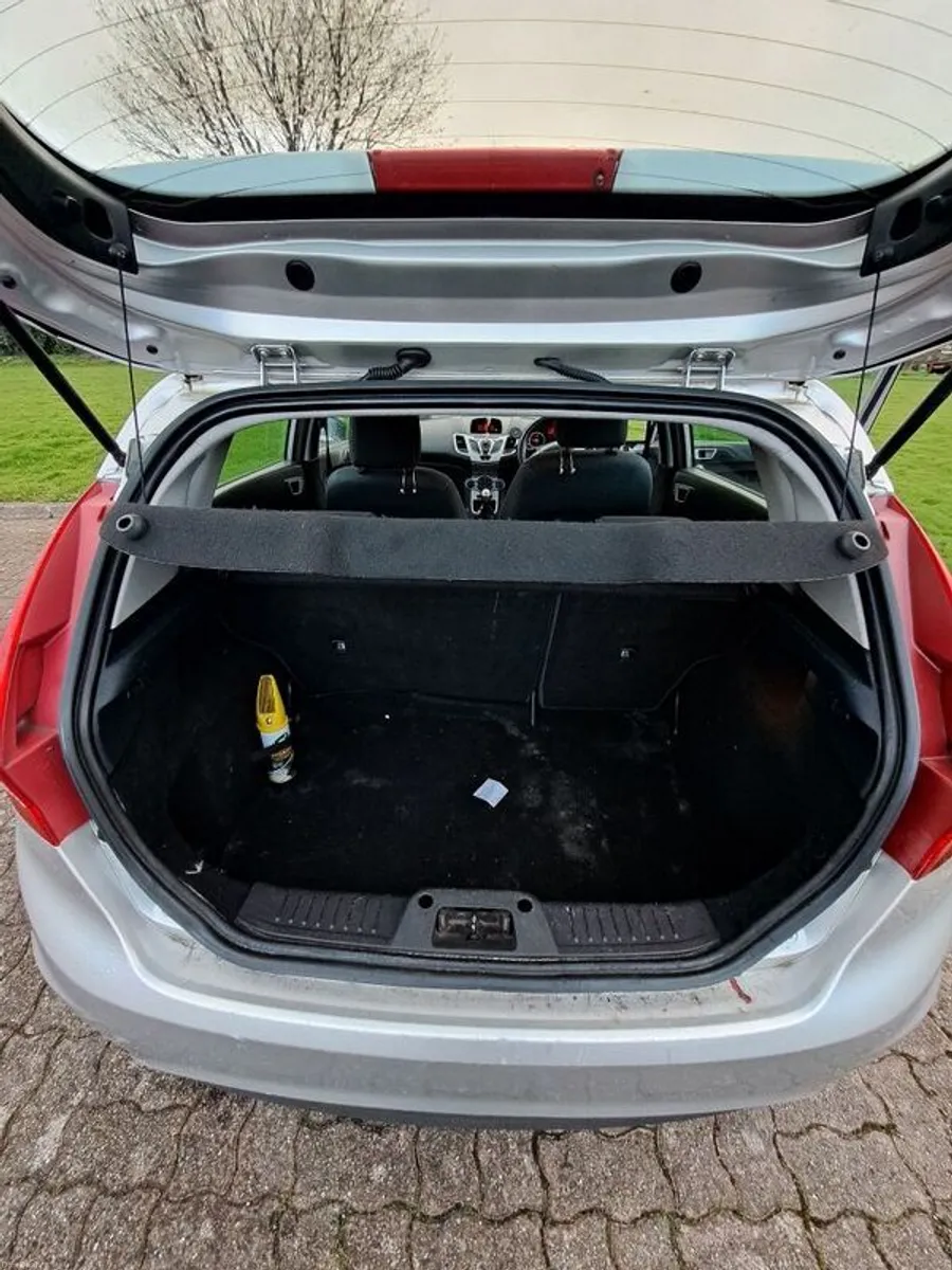 2012 Ford Fiesta - Image 4