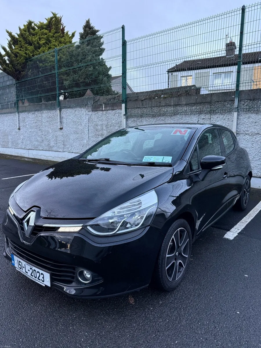 Renault Clio Dynamique 1.2 Low Mileage - Image 1