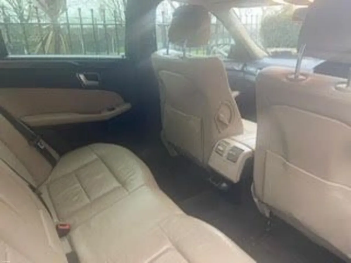 Mercedes-Benz E-Class 2012 - Image 3