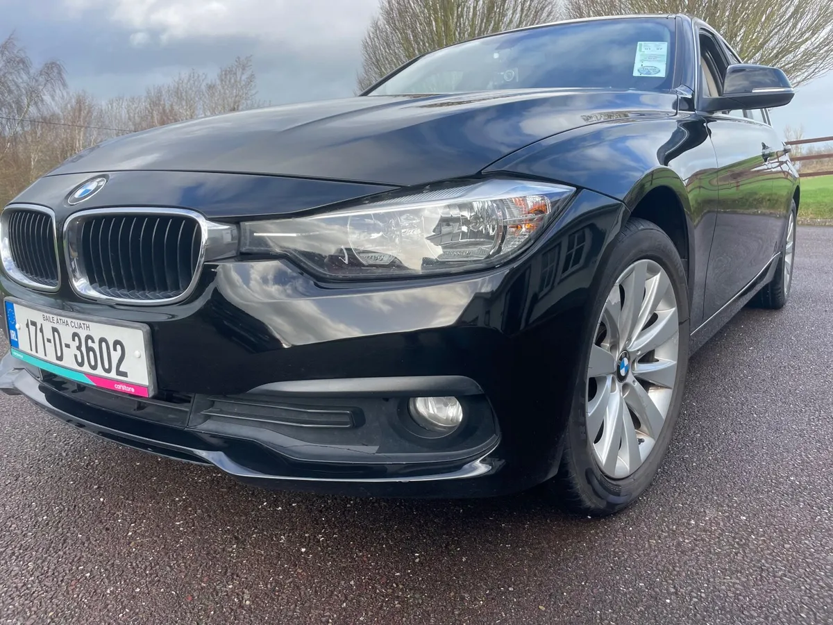 BMW 318i, 88k Kms, All Cream Leather - Image 2