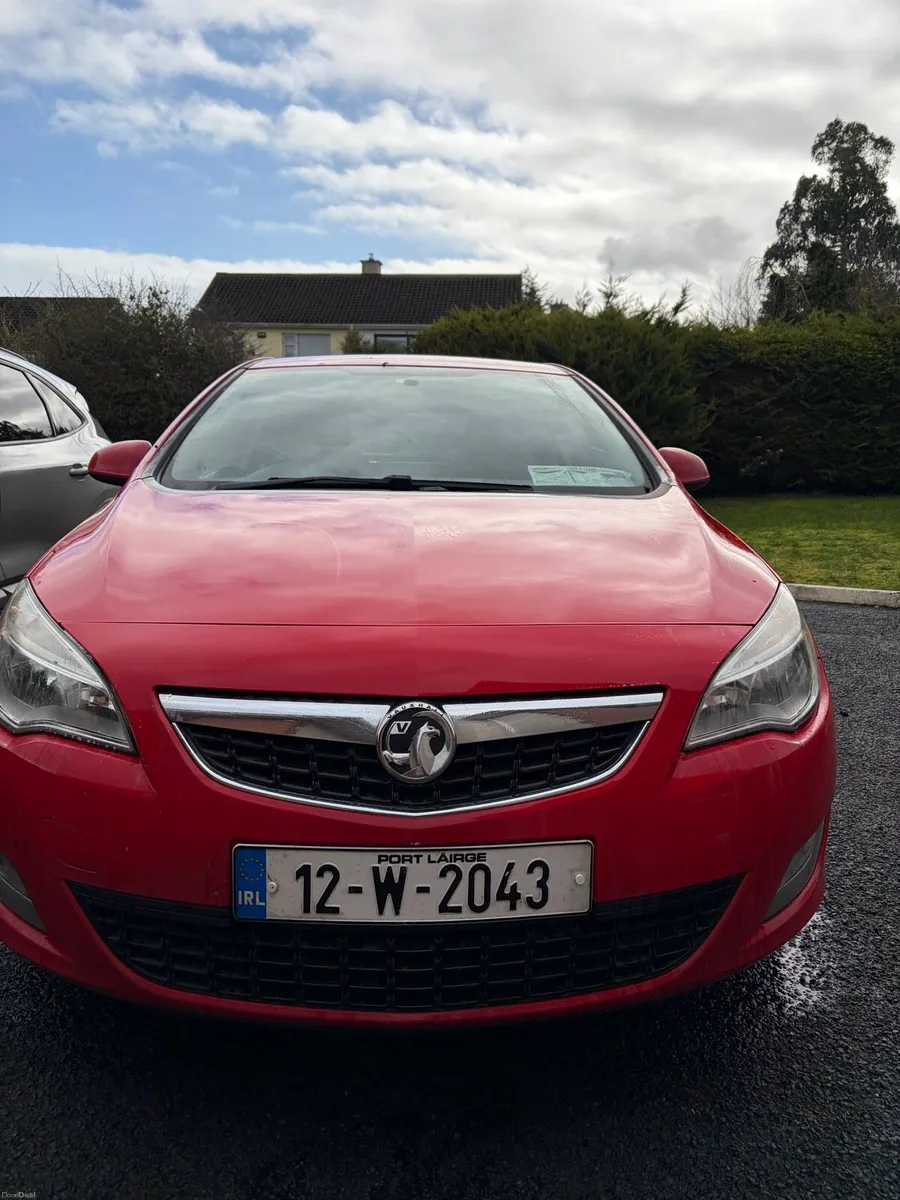 VAUXHALL Astra hatchback - Image 1