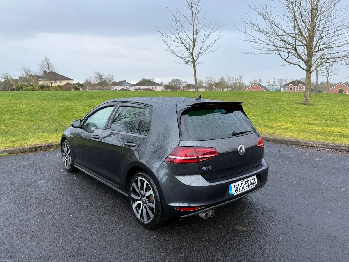 Volkswagen Golf - Image 2